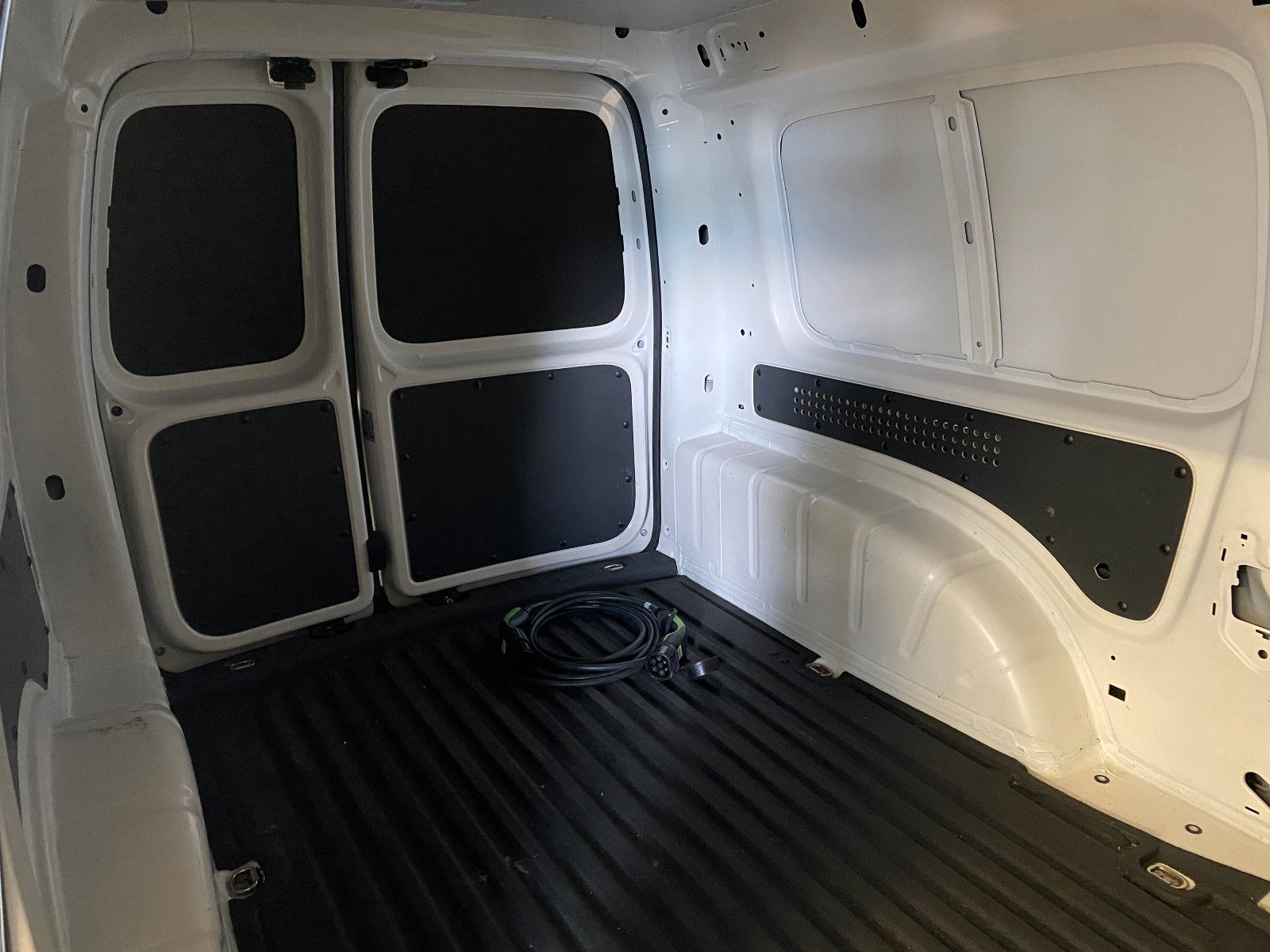 Fahrzeugabbildung Volkswagen Caddy Maxi ABT e Kasten Elektro DSG Klima PDC