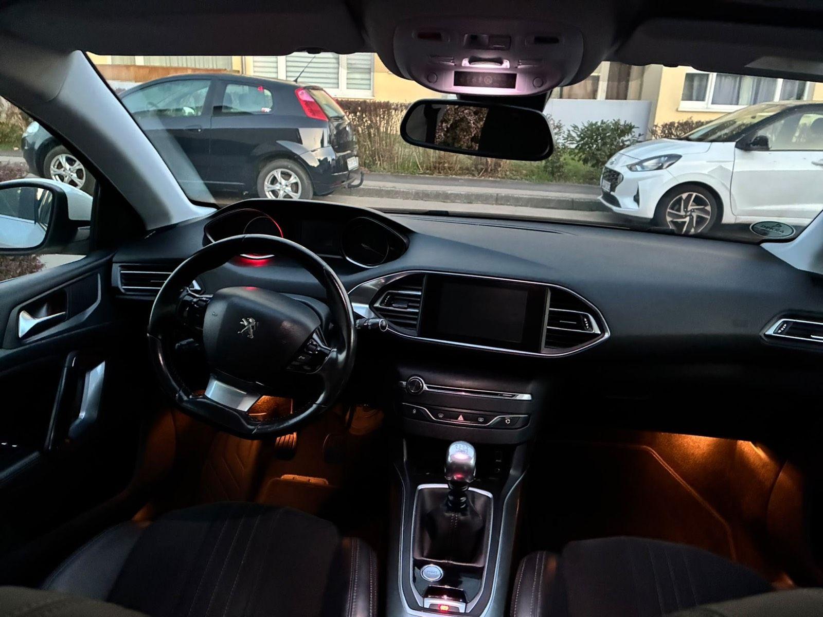 Peugeot 308 2014 — photo 13