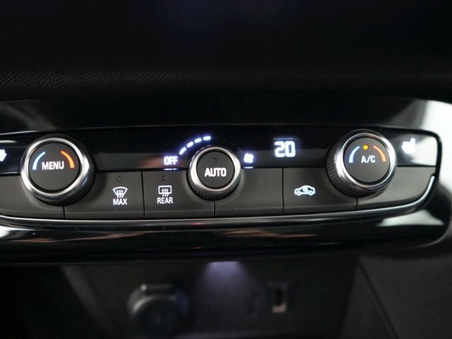 Corsa F ELEGANCE+LED+NAVI+RÜCKFAHRKAMERA+SITZ-/L