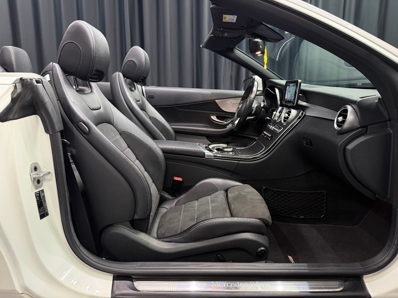 Fahrzeugabbildung Mercedes-Benz C 180 Cabrio |AMG-LINE|LED|RF-CAM|AUTOMATIK