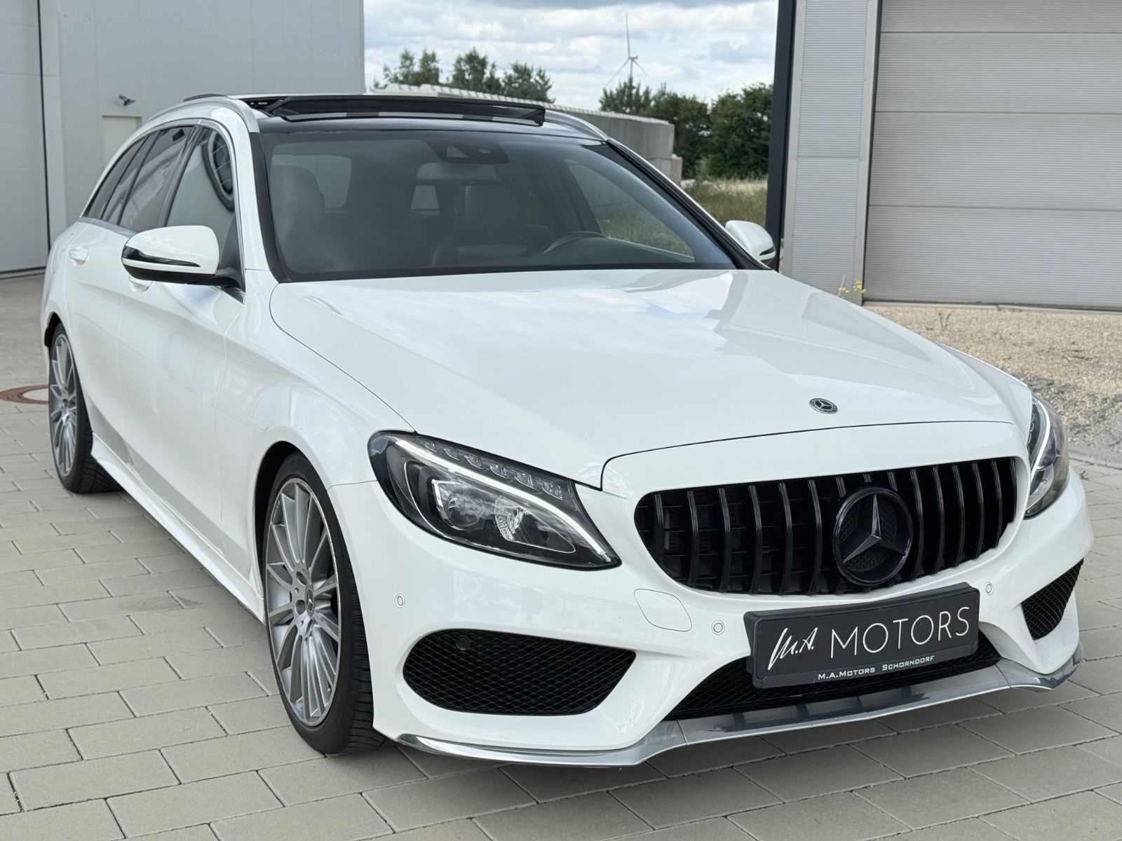 Mercedes-Benz C 220d T 4MATIC/AMG/PANORAMA/BURM/ILS/AHK/Garant
