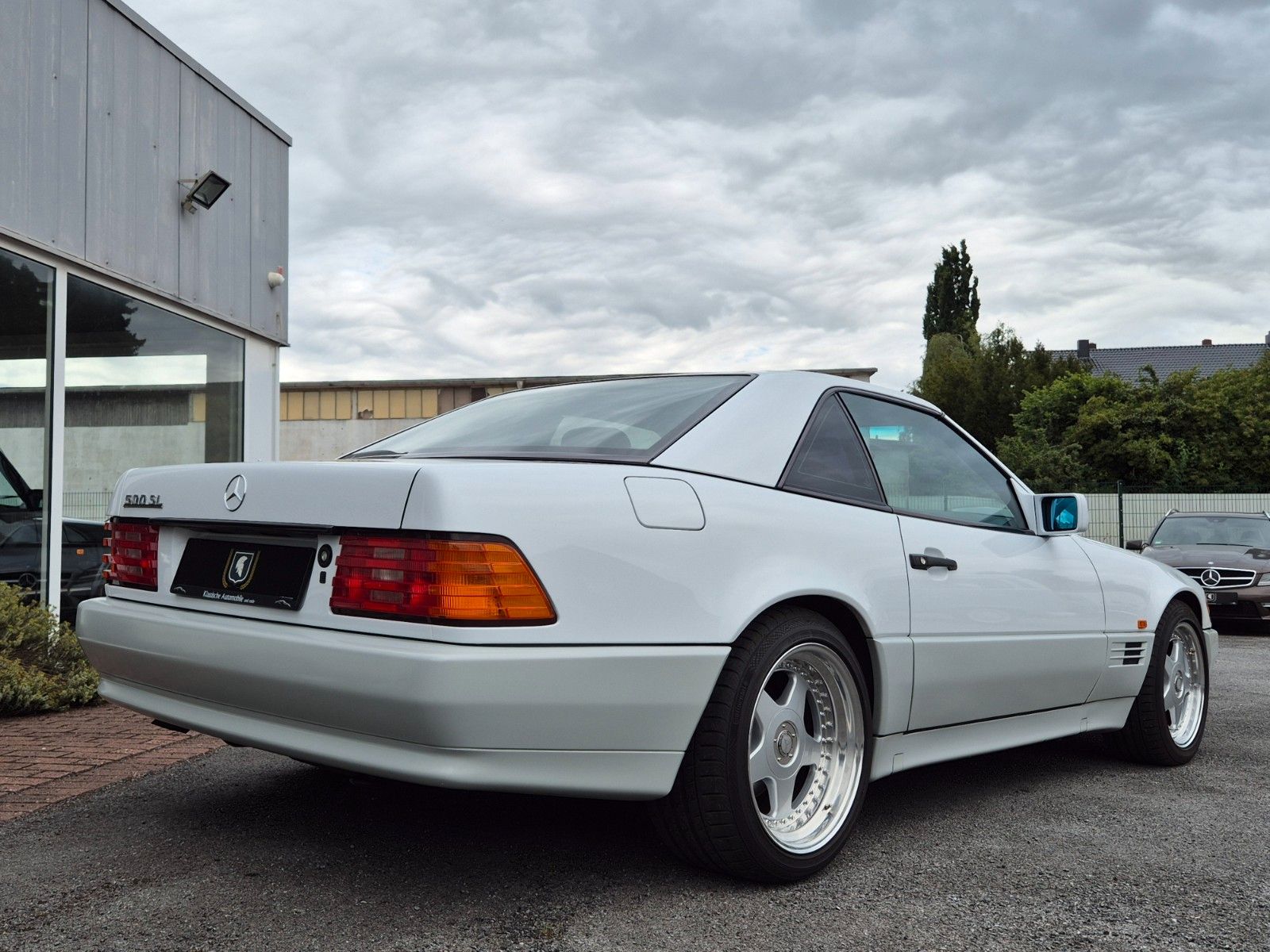 Fahrzeugabbildung Mercedes-Benz SL 500/Originale km/Sammlerzustand/OZ Futura 17"