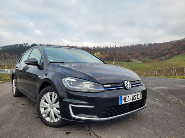 Volkswagen e-Golf  *VB*Garantie*Scheckheft*Wärmepumpe*