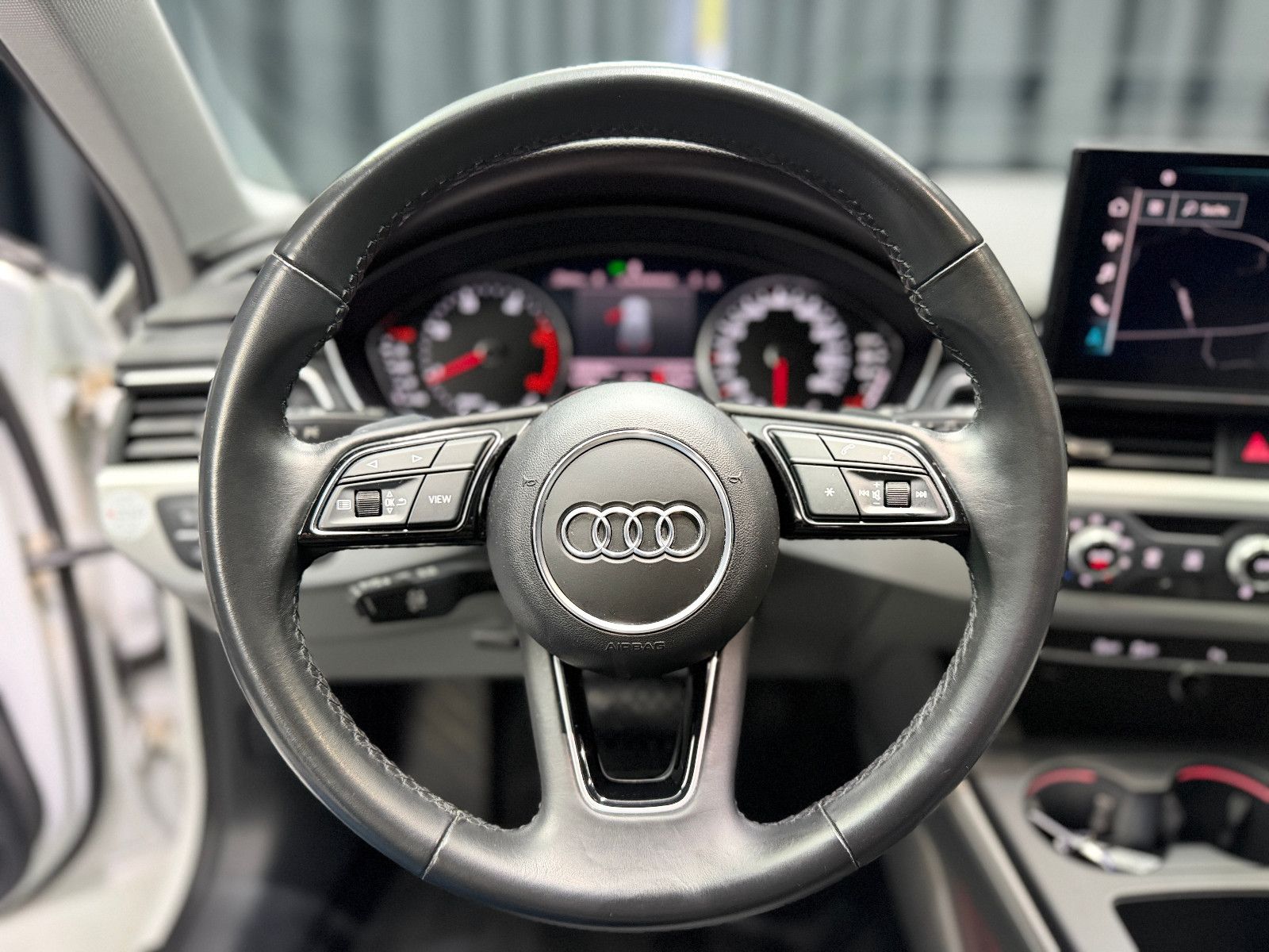 Fahrzeugabbildung Audi A4 Avant 35 TDI advanced|MATRIX|LCI|RF-KAMERA