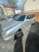 Mercedes-Benz Mercedes E 320 Benzin gebraucht - Mercedes-Benz E 320 aus 1998