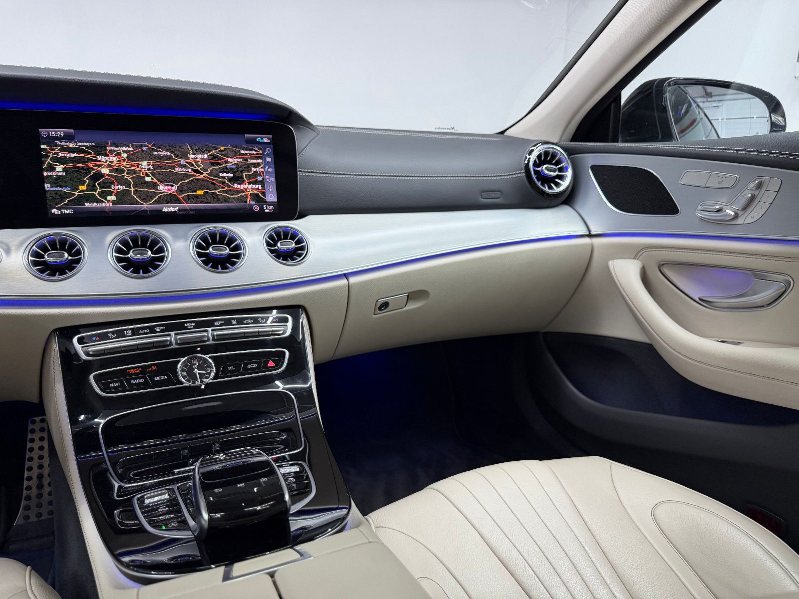 Fahrzeugabbildung Mercedes-Benz CLS 350 d 4Matic AMG-LINE/HuD/eGSD/DISTR+/STHZ