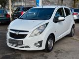 Chevrolet Spark, Klima, Ganzjahresreifen - weiße Chevrolet Spark