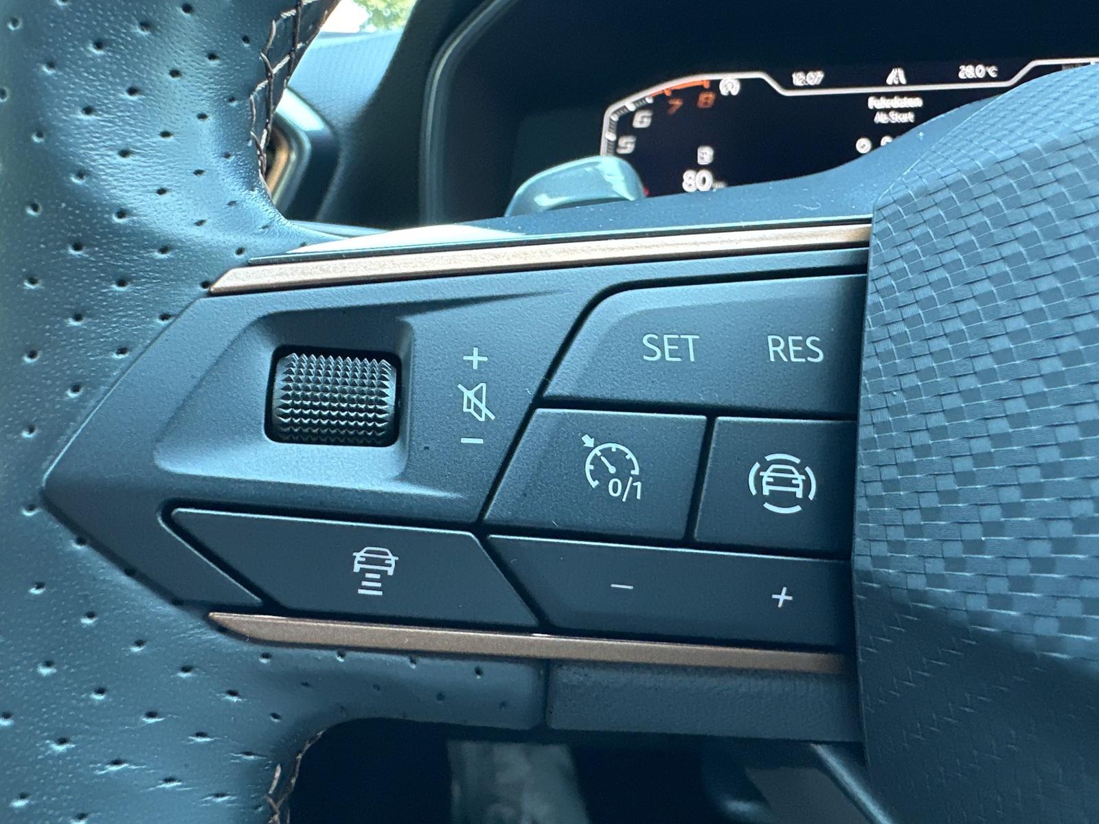 Cupra Leon 2.0 TSI DSG NAV+LED+KEYLESS+PDC+DAB+VCOCK, миниатюра 13