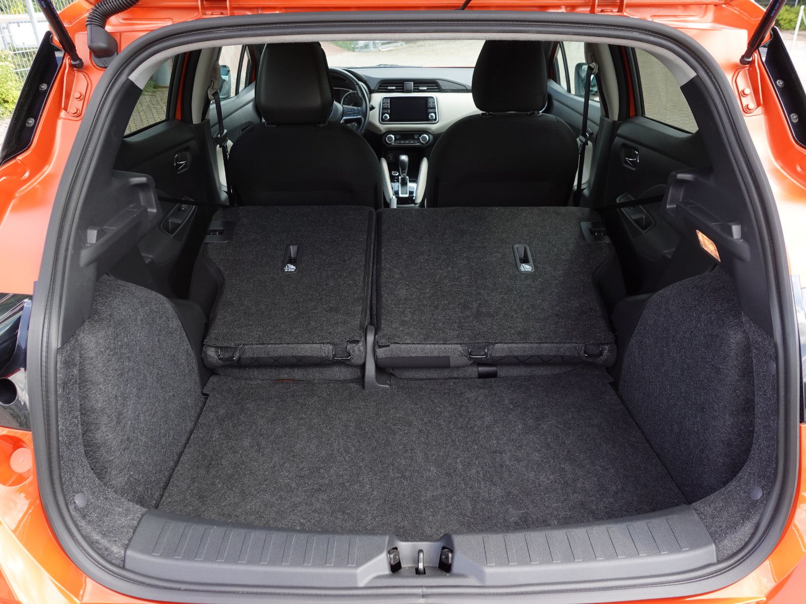 Fahrzeugabbildung Nissan Micra X-Tronic N-Design Navi BOSE DAB+ Kamera