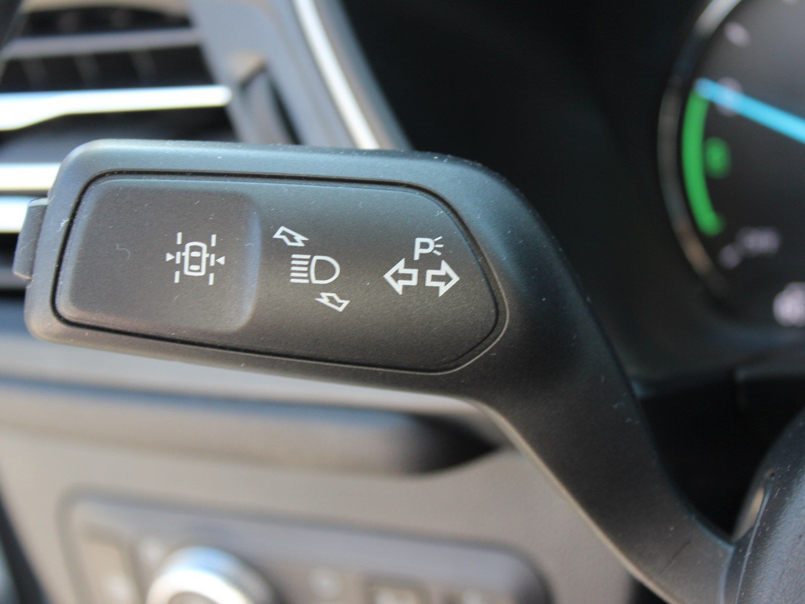 Fahrzeugabbildung Ford Kuga Plug-In Hybrid Cool & Connect 2,5 Duratec
