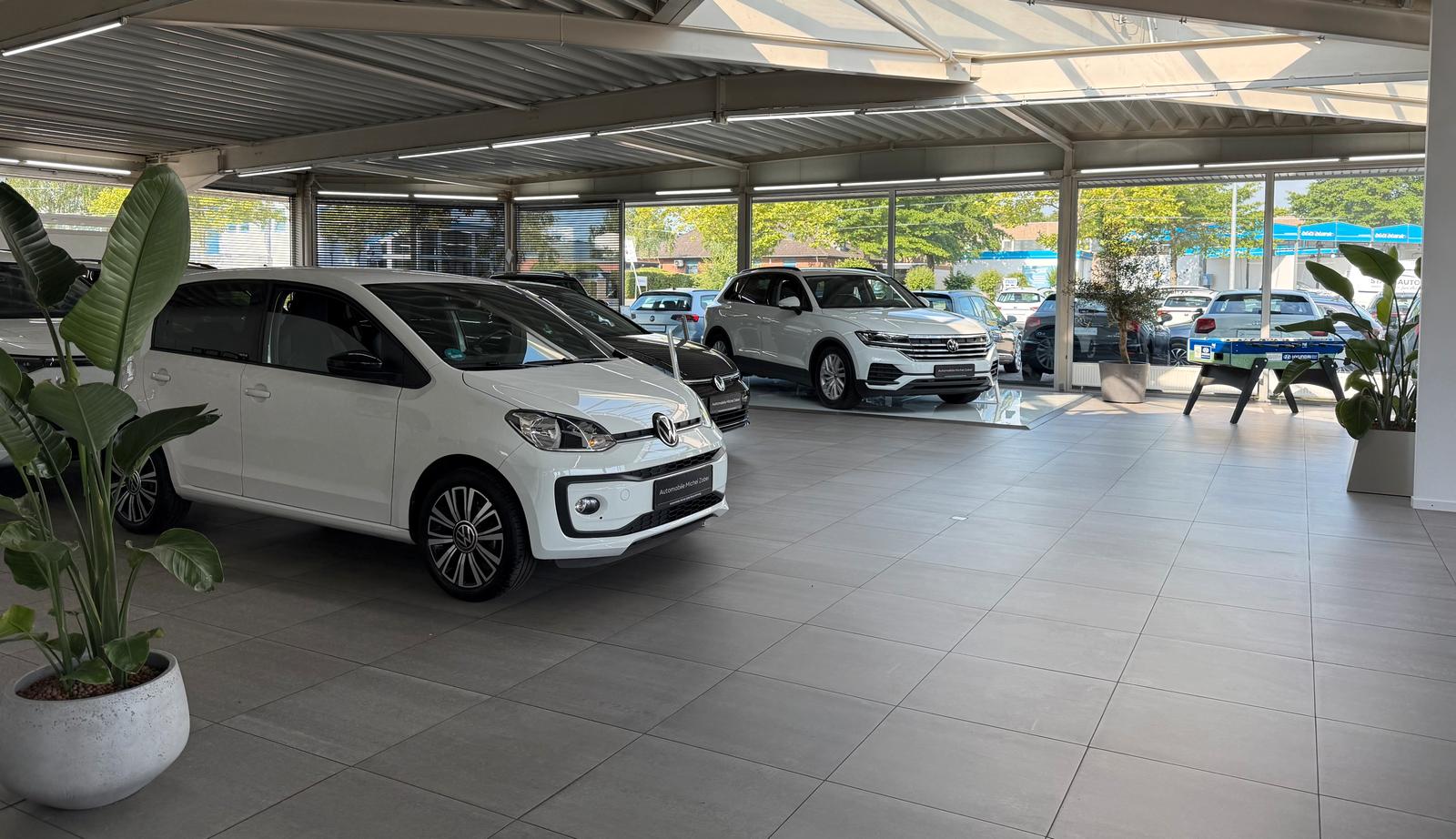 showroom-image-bottom