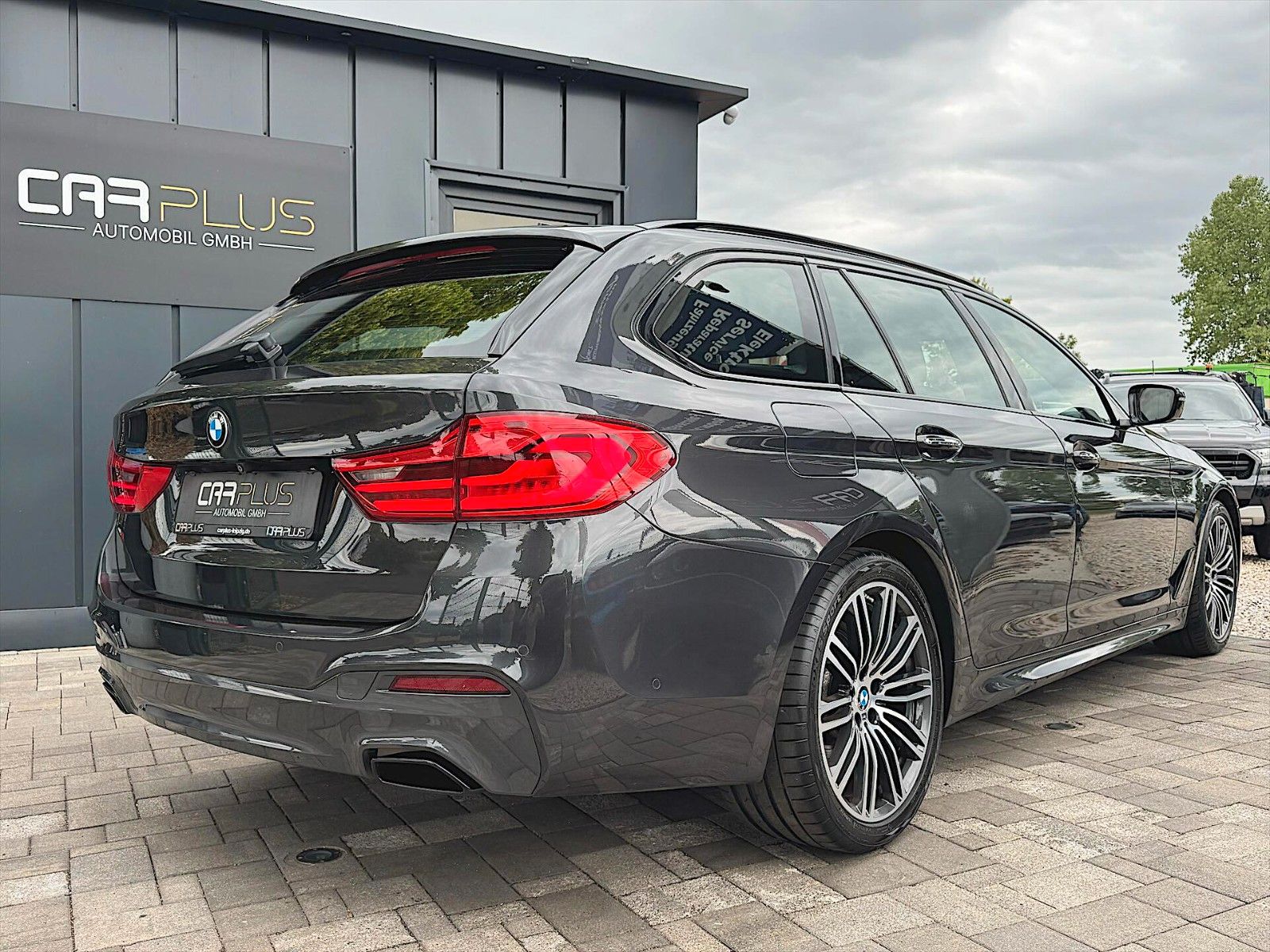 Fahrzeugabbildung BMW 530i M Sport Shadow Line *ACC*LED*Head-Up*360°*