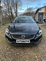 Volvo V60 Kombi Linje Business AHK.NAVI BI-XENON PDC - Volvo V60 aus 2016