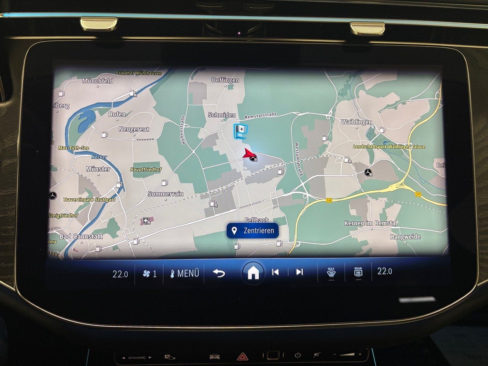 Fahrzeugabbildung Mercedes-Benz E 220 T d Avantgarde*AHK*Distronic*Totwinke*LED*