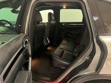 Porsche Cayenne - 5