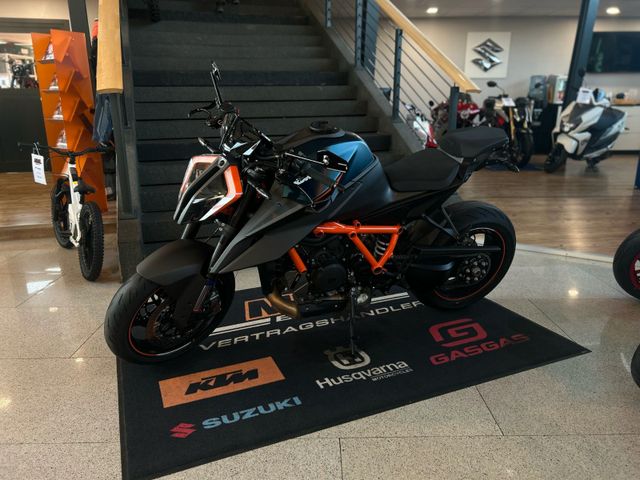 KTM 1290 Super Duke R EVO *inkl. viel Zubehör*