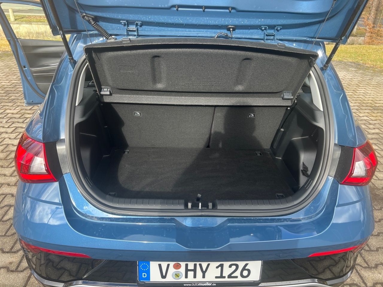 Fahrzeugabbildung Hyundai i20 TREND AUT Fernlichtass. Kam. LED LM Navi PDC