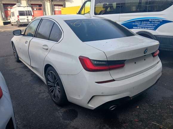Image of BMW 330