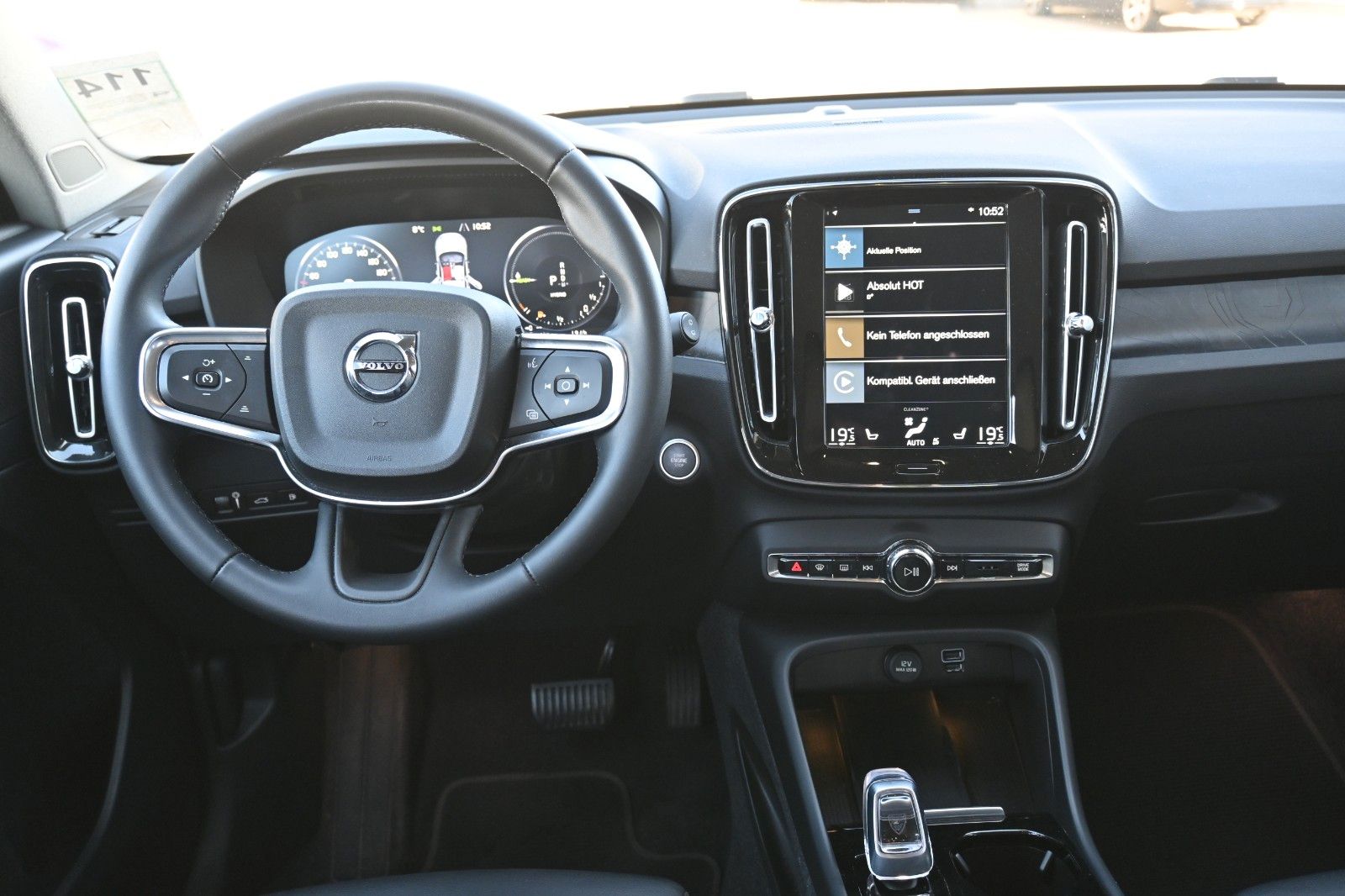 Fahrzeugabbildung Volvo XC40 T5  Plus Dark RC Plug-In Hyb. 2WD