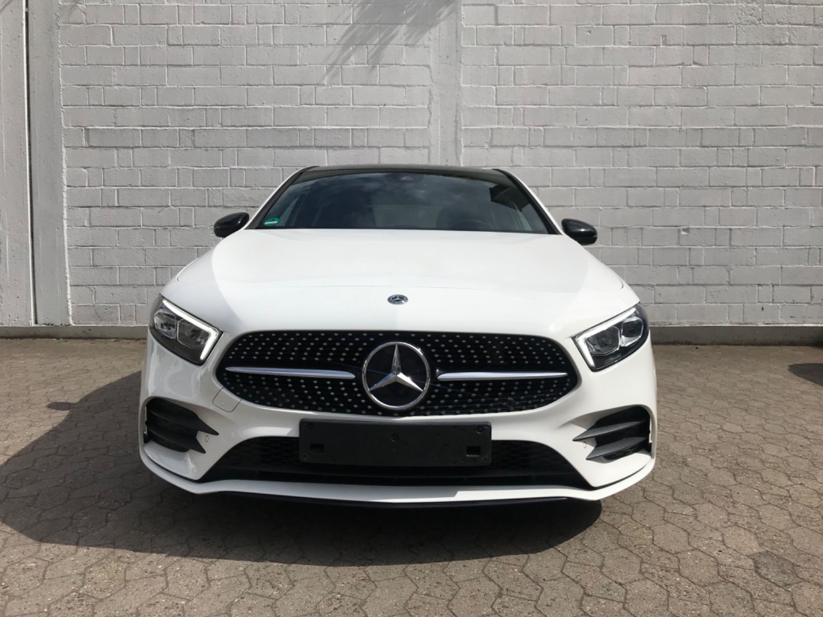 MERCEDES-BENZ A 200 AMG Line
