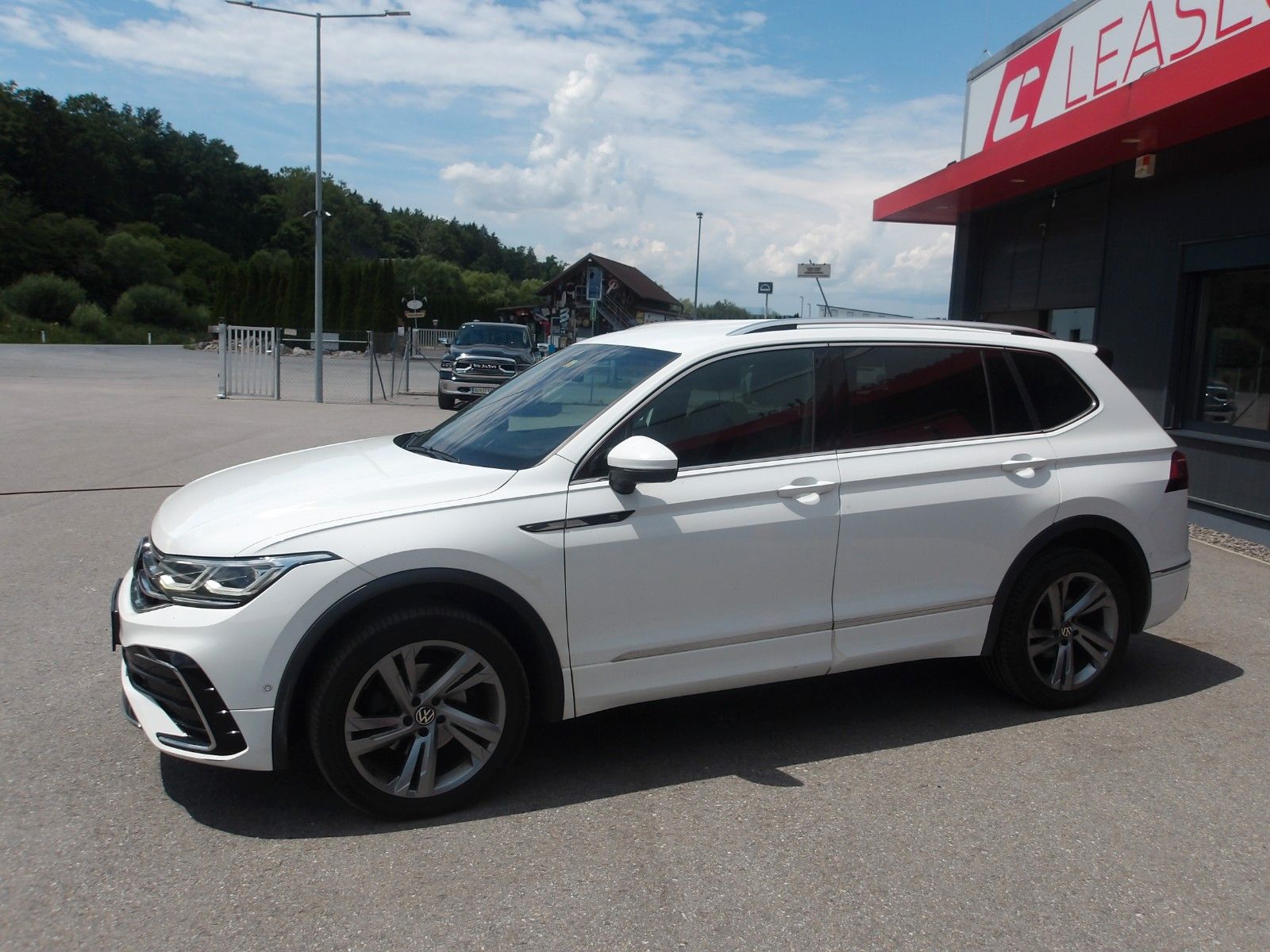 Volkswagen Tiguan Allspace R-Line *MATRIX*NAVI*EXP. 18990* imagem 2
