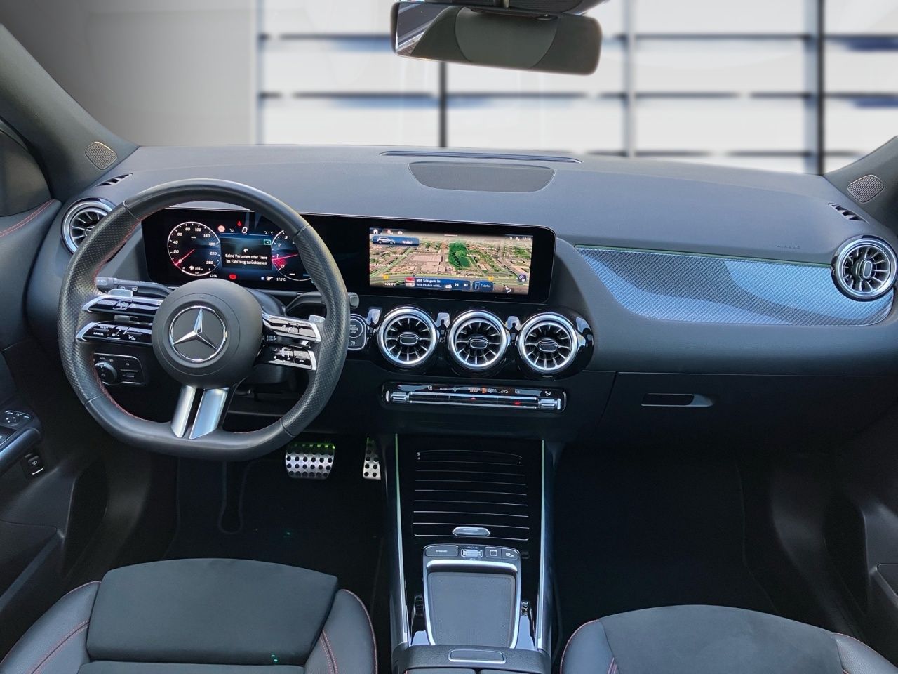 Fahrzeugabbildung Mercedes-Benz GLA 220 4M AMG AHK Pano Night Multibeam KeylessG