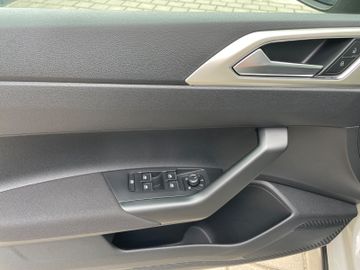 Volkswagen Taigo - 12