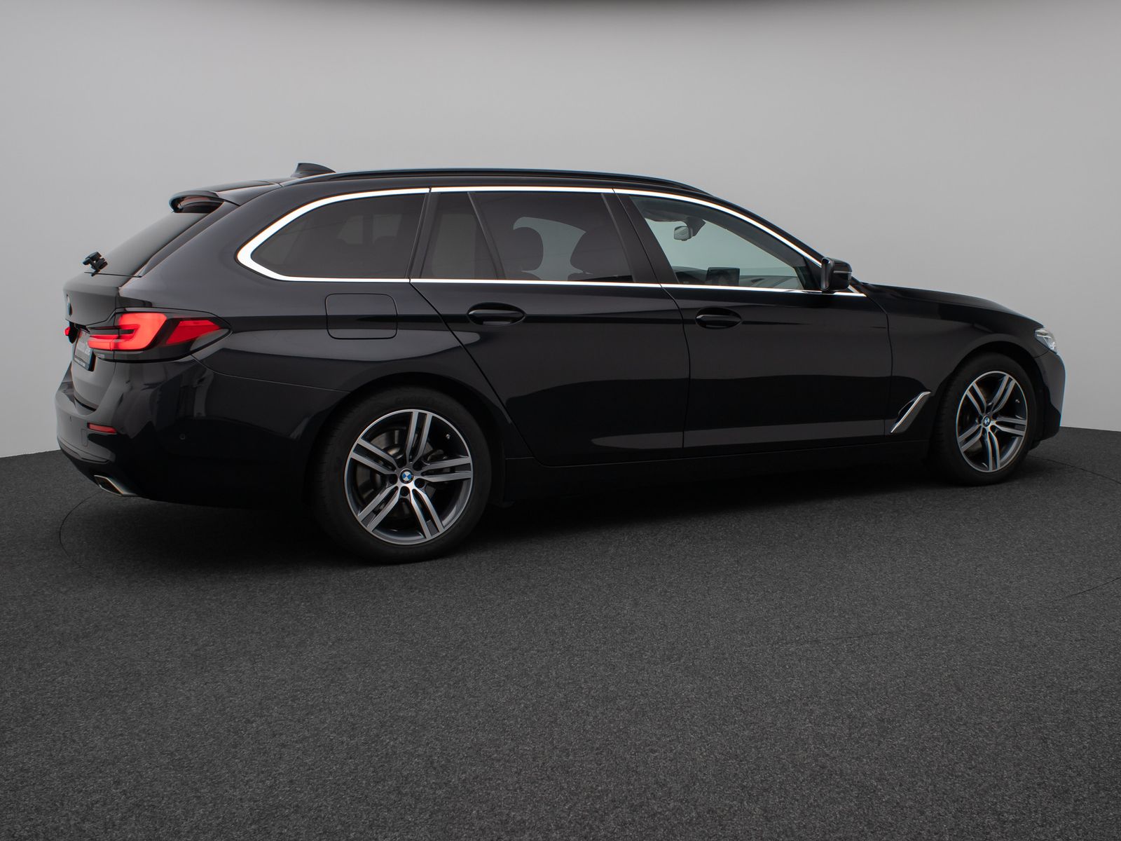 Fahrzeugabbildung BMW 520d xD ACC H/K Kamera Alarm DAB Leder 18Zoll
