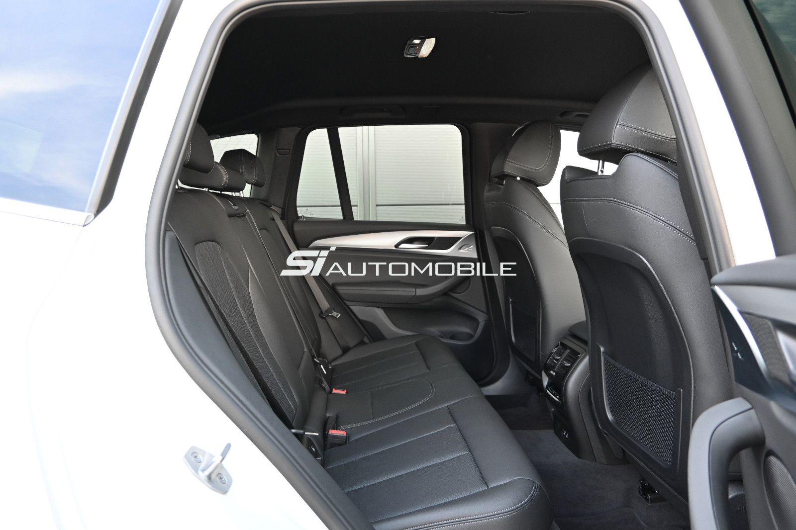 Fahrzeugabbildung BMW X3 xDr20d °AHK°M SPORT LENKRAD°STANDHEIZUNG°360°
