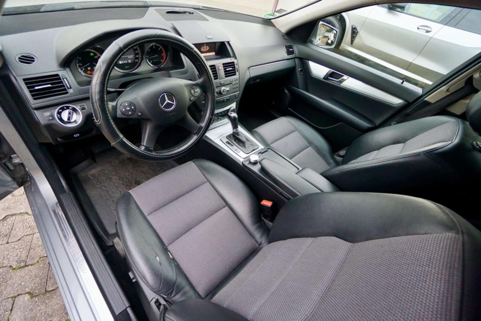 Mercedes-Benz C200 2010 — photo 10
