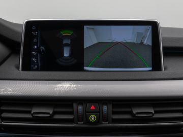 Fahrzeugabbildung BMW X5 xD40d M Sport Kamera Panorama HUD DAB H/K AHK