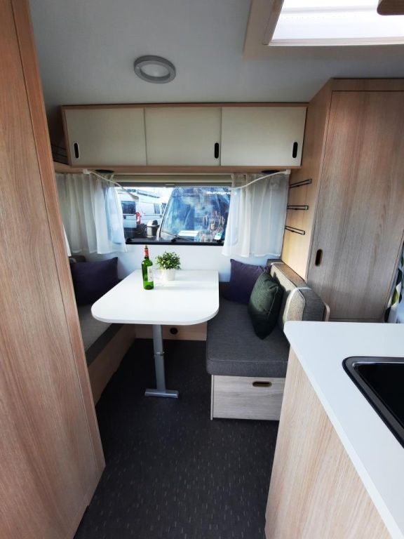 Fahrzeug Übersicht 9 Fahrzeugabbildung Adria Aviva 400 PS 1.Hand/sehr gepflegt