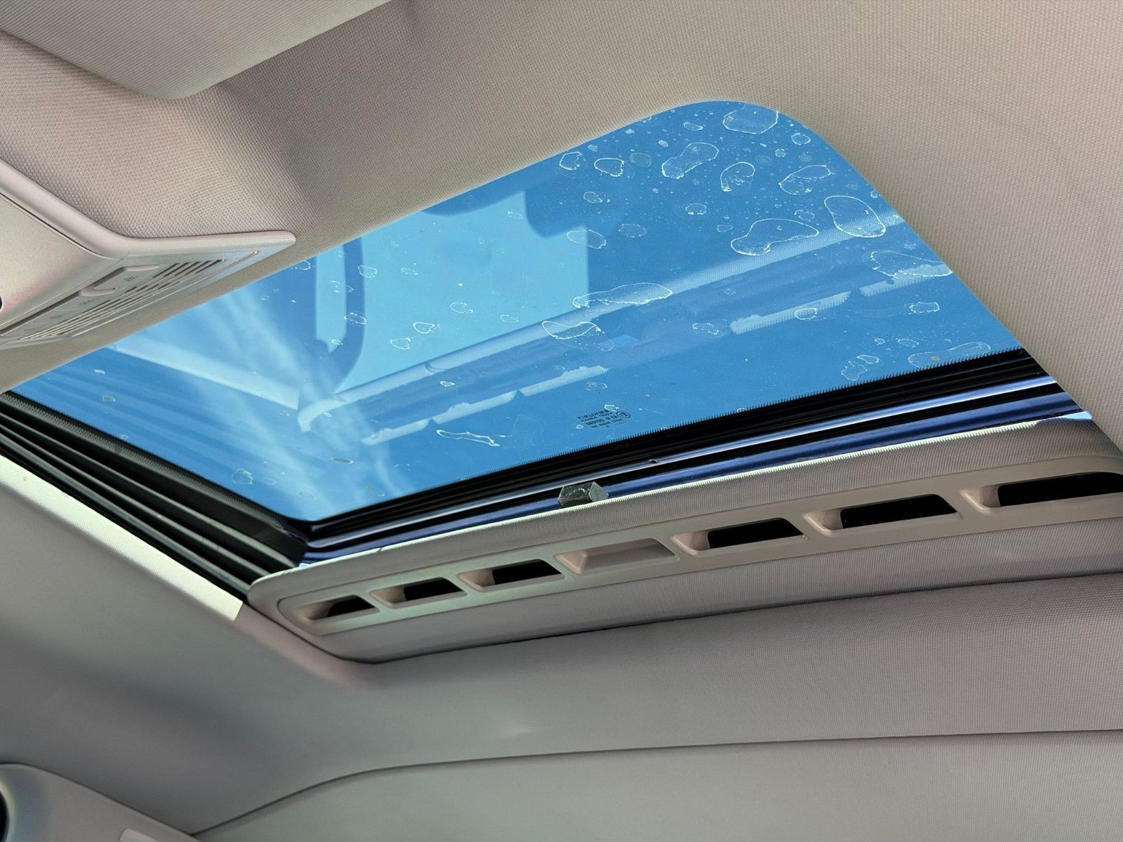 Fahrzeugabbildung Volkswagen T5 Multivan Highline Aut Leder Xenon Sthz PDC