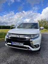 Mitsubishi Outlander 2.4 MIVEC PLUG-IN HYBRID 4WD Basis... - Mitsubishi Outlander