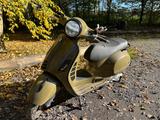 Vespa 125 GTS i-Tec Acrapovič