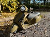 Vespa 125 GTS i-Tec Acrapovič