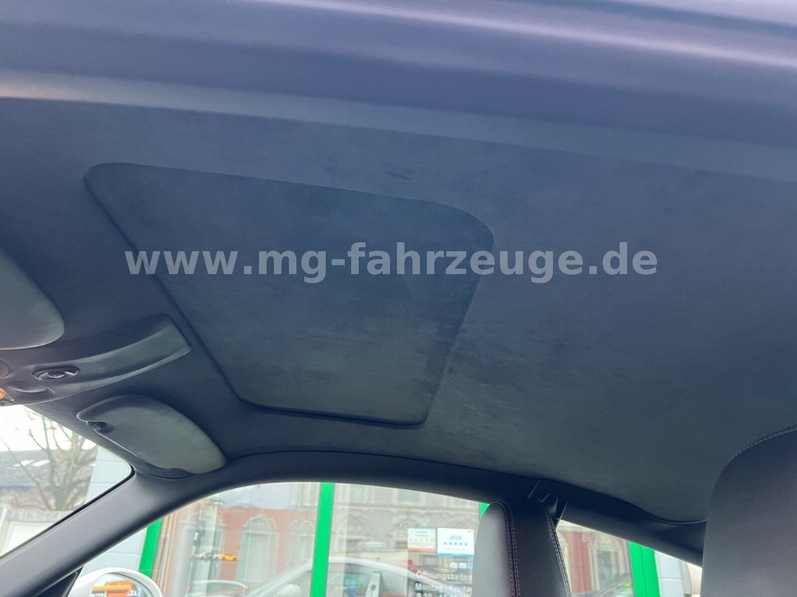 Fahrzeugabbildung Porsche 997 CARRERA UNFALLFREI DEUTSCHES AUTO 6 GANG !!!