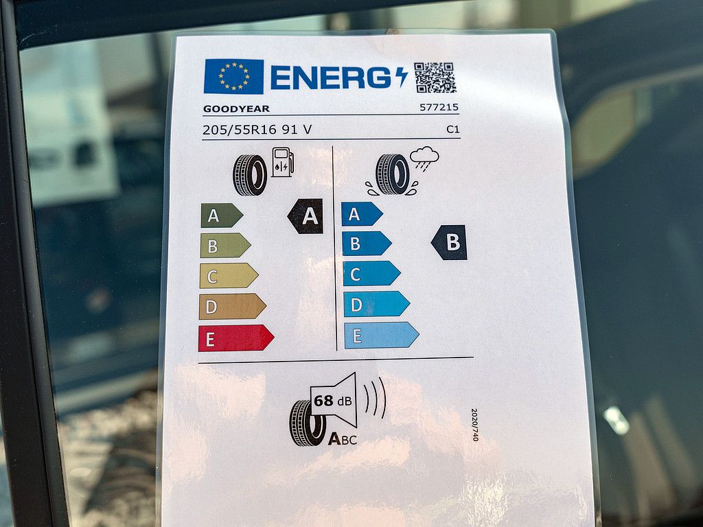 Fahrzeugabbildung SKODA Scala 1.0 TSI Selection SHZ KAMERA NAVI ACC LED