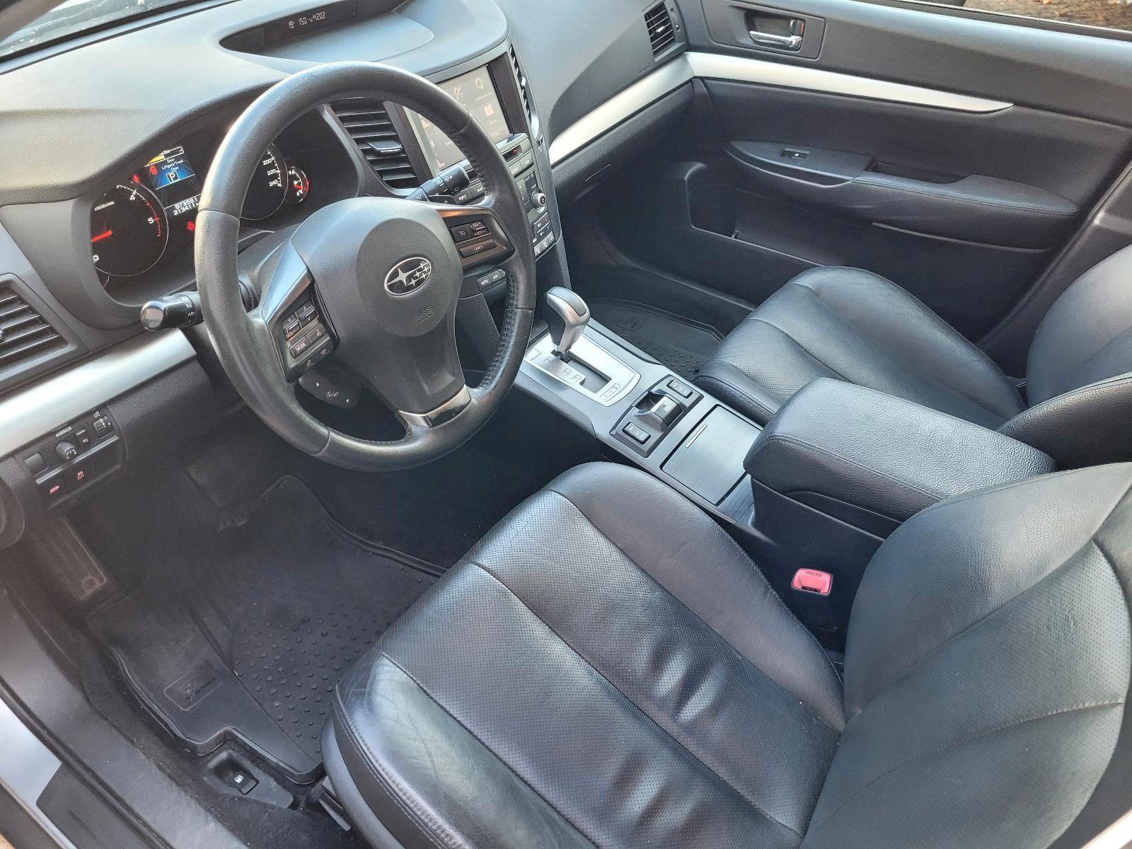 Subaru Outback 2013 — photo 9