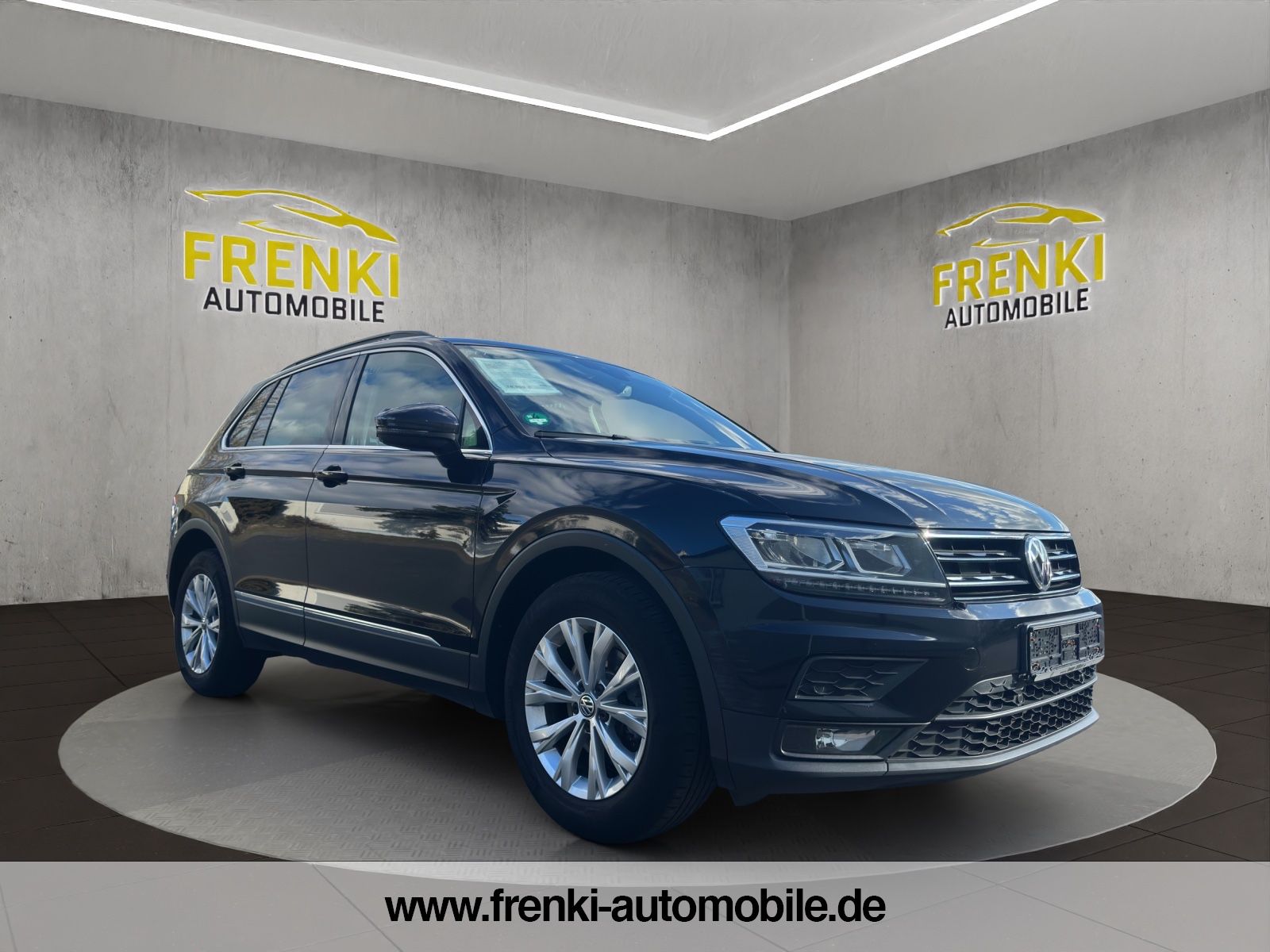 Volkswagen Tiguan - 1