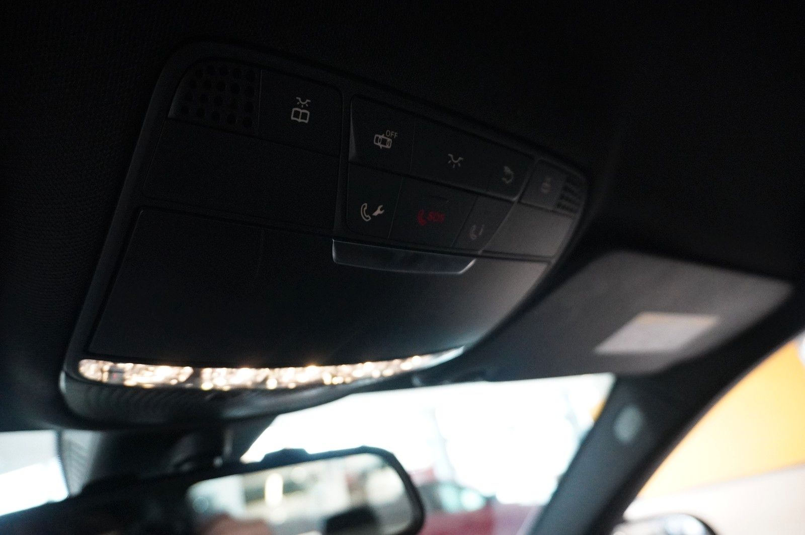 Fahrzeugabbildung Mercedes-Benz C 200 LIM. AMG LINE NAVI/LED/KAMERA/SH/SPORT/AHK