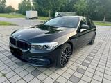 BMW 520d Sportline xDrive 20 LM - BMW 520 mit Diesel-Antrieb: Limousine, Automatik