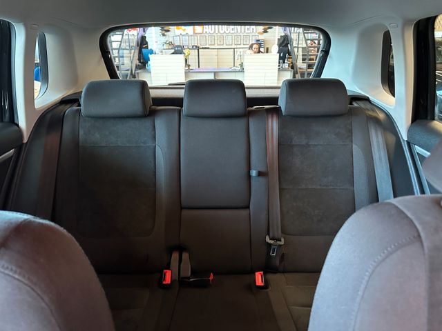 Volkswagen Tiguan Sport & Style 4Motion *BiXenon*Navi*AHK*