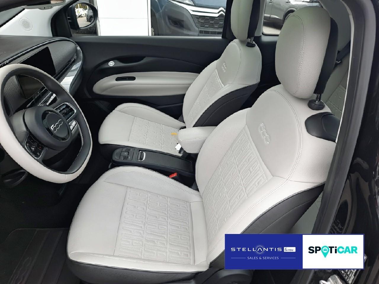 Fiat 500e La Prima Pano Navi SHZ