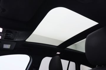 Fahrzeugabbildung Ford Focus 1.0 Turnier ST-Line X EcoBoost M-Hybrid
