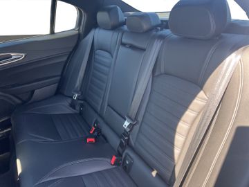 Alfa Romeo Giulia Veloce Q4 2.0 Turbo 16V Kam.+KeyLess+SHZ