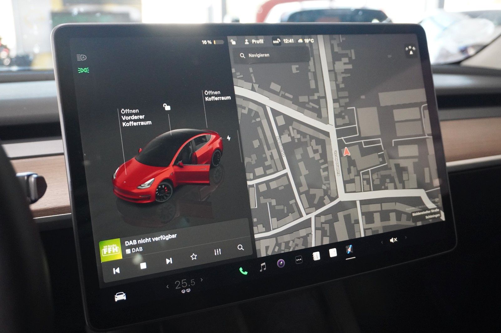 Fahrzeugabbildung Tesla Model 3 PERFORMANCE DUAL-MOTOR NAVI/LED/SH/AMD