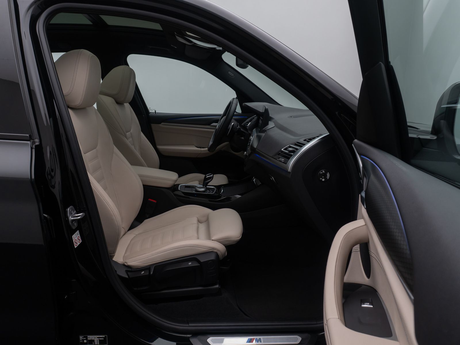 Fahrzeugabbildung BMW X3 xD20d M Sport DAB Kamera Panorama 20Zoll LED