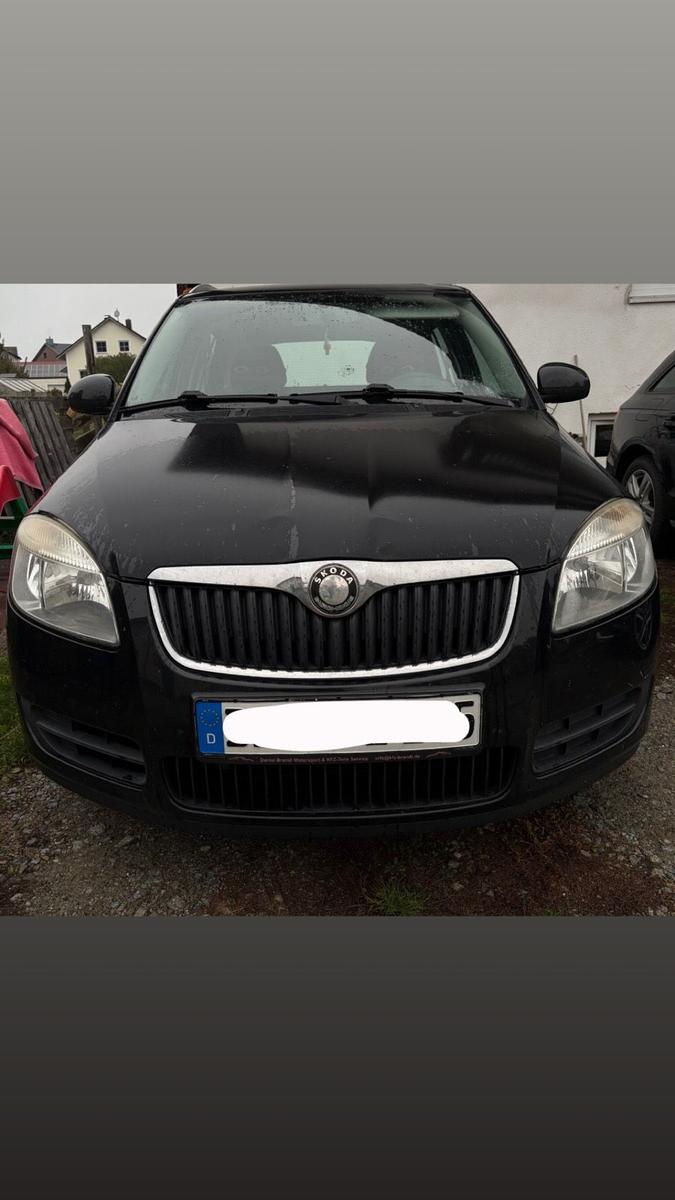 Skoda Fabia 2009 — rear view