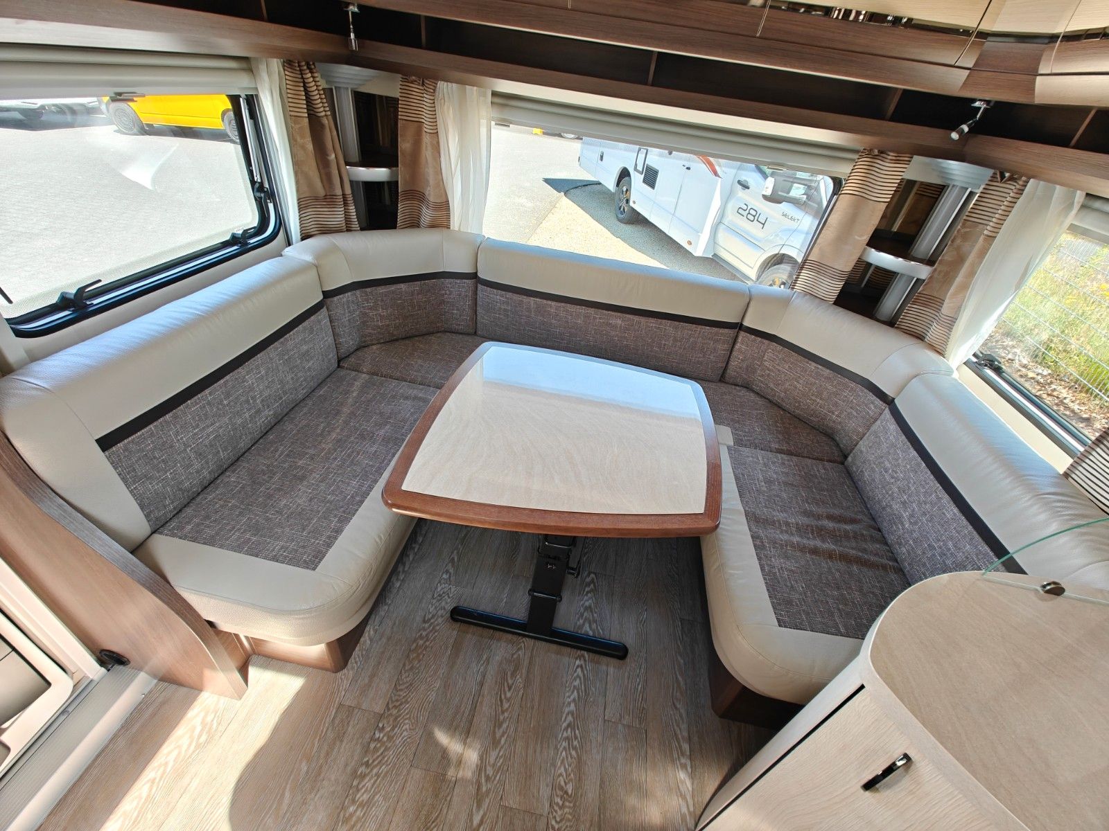 Fahrzeugabbildung Hobby Prestige 720 UKFe - Mover XT4, Isabella Vorzelt